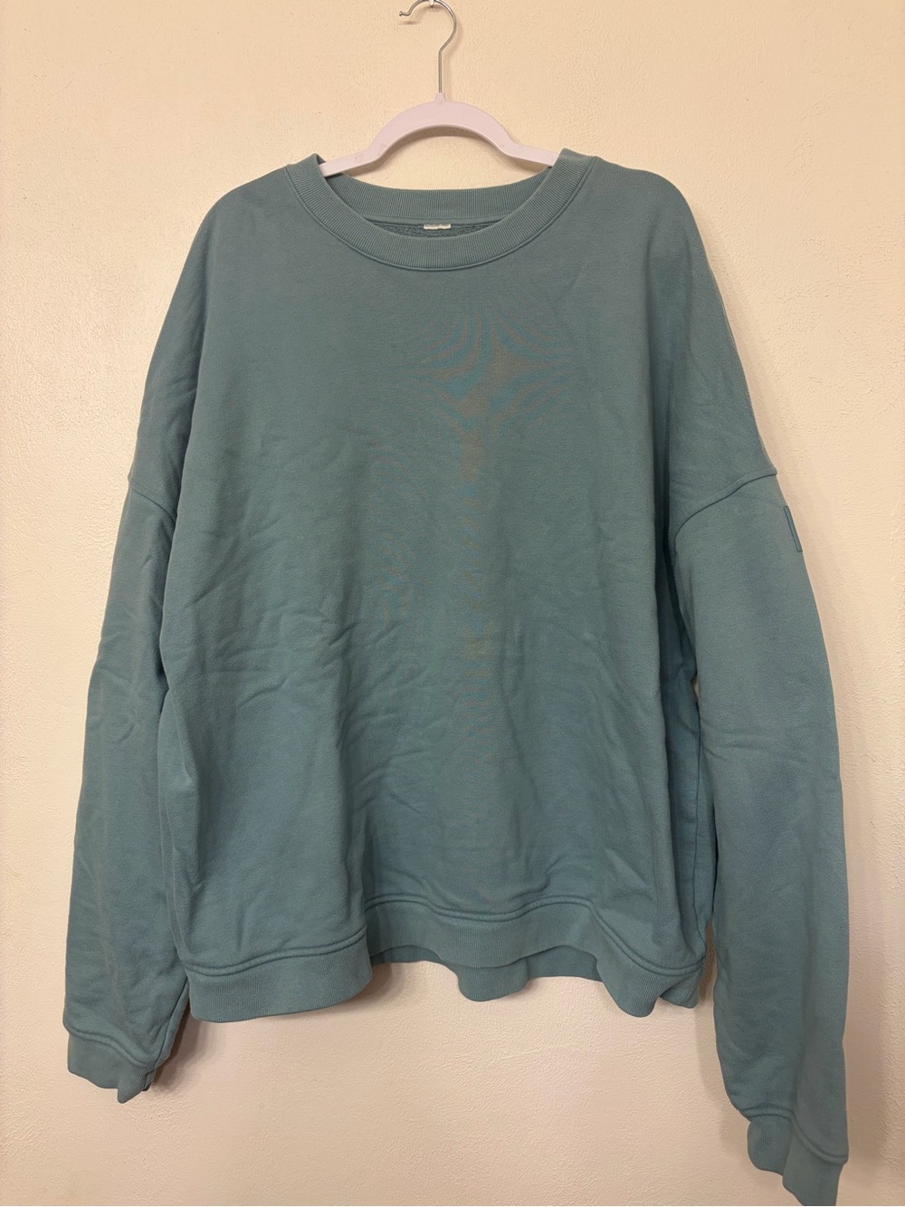 Alo Yoga Women’s Muted Teal Renown Crewneck Sweatshirt 30” PTP Good For a 2XL